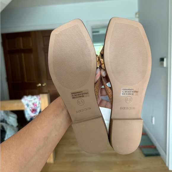 STEVE MADDEN | Brown/Tan Knot Sandal - Picture 3 of 5